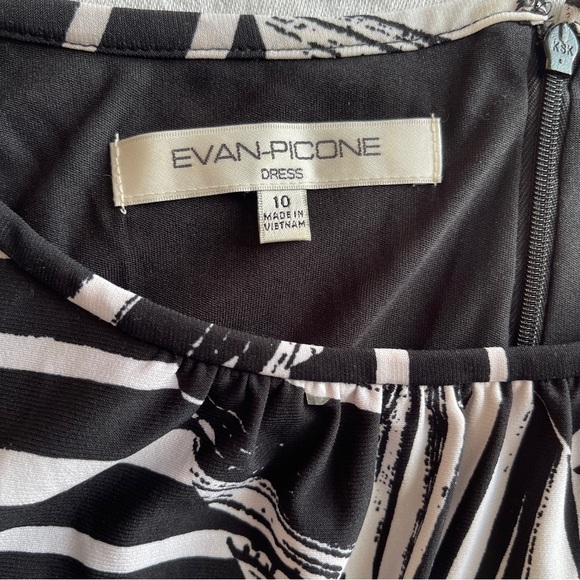 Evan-Picone Dress size 10 Black & White, Zip Back - Picture 2 of 3